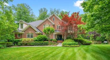 1106 HOBNAIL CT, GREAT FALLS, Virginia 22066, 6 Bedrooms Bedrooms, ,5 BathroomsBathrooms,Residential,For sale,1106 HOBNAIL CT,VAFX2247294 MLS # VAFX2247294