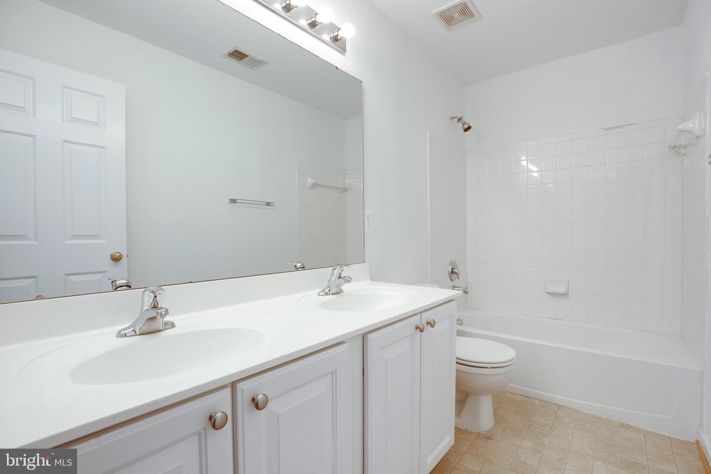 18257 CAMDENHURST DR, GAINESVILLE, Virginia 20155, 4 Bedrooms Bedrooms, ,3 BathroomsBathrooms,Residential,For sale,18257 CAMDENHURST DR,VAPW2097362 MLS # VAPW2097362