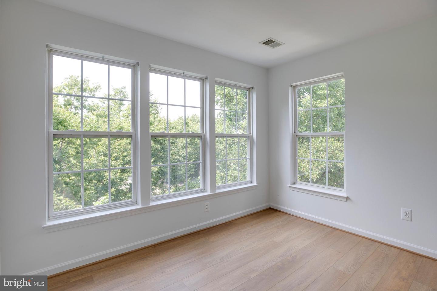 18257 CAMDENHURST DR, GAINESVILLE, Virginia 20155, 4 Bedrooms Bedrooms, ,3 BathroomsBathrooms,Residential,For sale,18257 CAMDENHURST DR,VAPW2097362 MLS # VAPW2097362