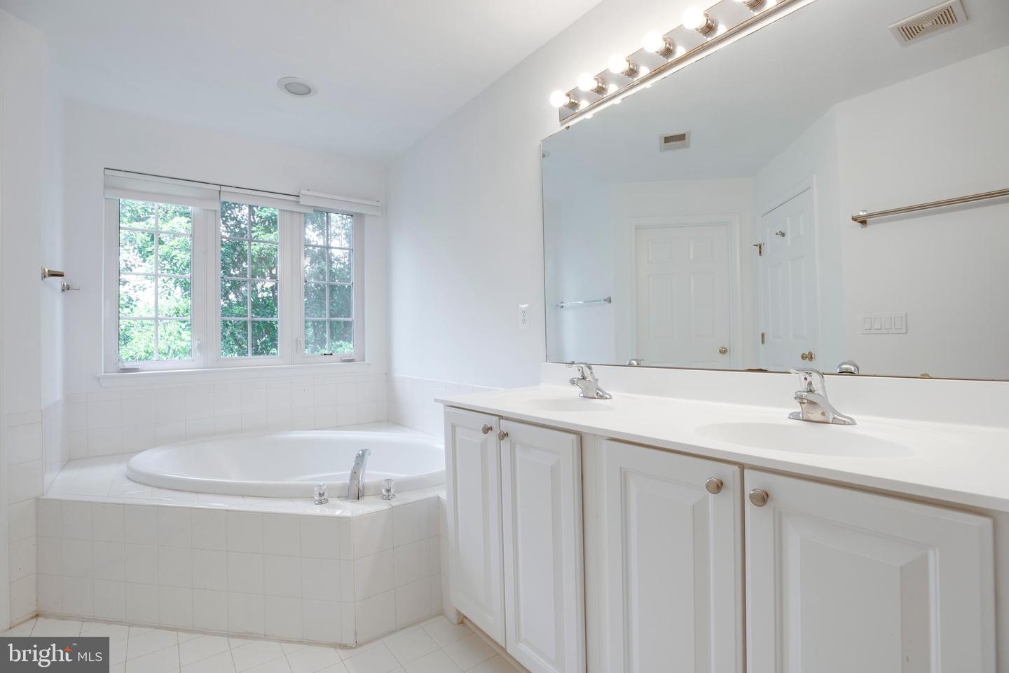 18257 CAMDENHURST DR, GAINESVILLE, Virginia 20155, 4 Bedrooms Bedrooms, ,3 BathroomsBathrooms,Residential,For sale,18257 CAMDENHURST DR,VAPW2097362 MLS # VAPW2097362
