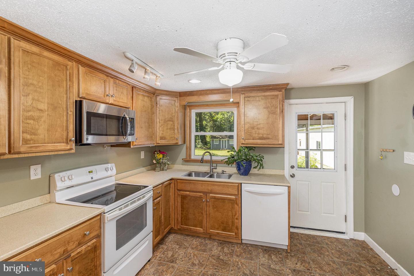 63 KELLEY RD, FREDERICKSBURG, Virginia 22405, 3 Bedrooms Bedrooms, ,1 BathroomBathrooms,Residential,For sale,63 KELLEY RD,VAST2039926 MLS # VAST2039926