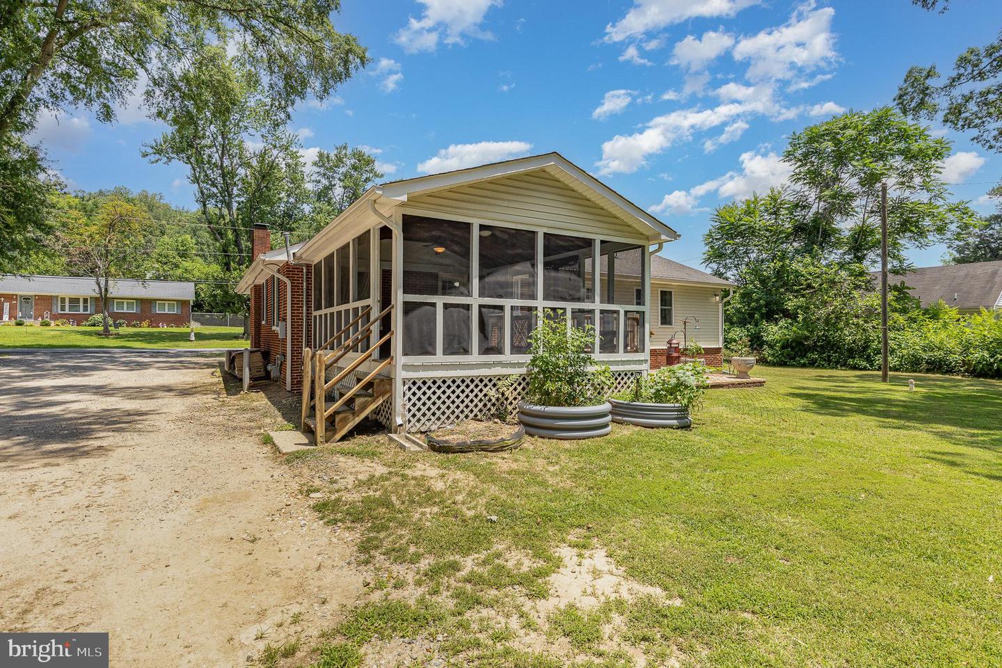 63 KELLEY RD, FREDERICKSBURG, Virginia 22405, 3 Bedrooms Bedrooms, ,1 BathroomBathrooms,Residential,For sale,63 KELLEY RD,VAST2039926 MLS # VAST2039926