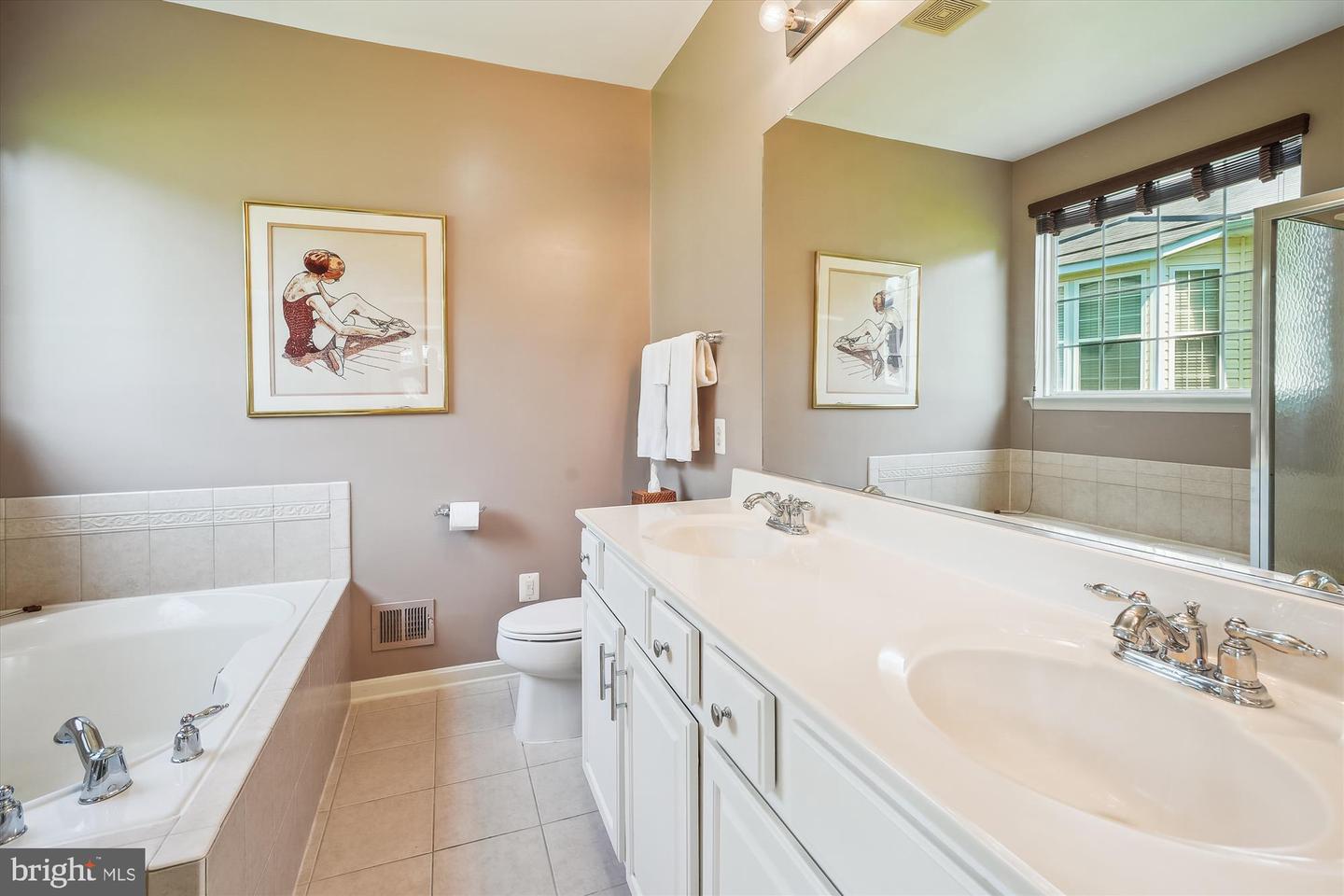 16916 FOUR SEASONS DR, DUMFRIES, Virginia 22025, 2 Bedrooms Bedrooms, ,2 BathroomsBathrooms,Residential,For sale,16916 FOUR SEASONS DR,VAPW2097368 MLS # VAPW2097368