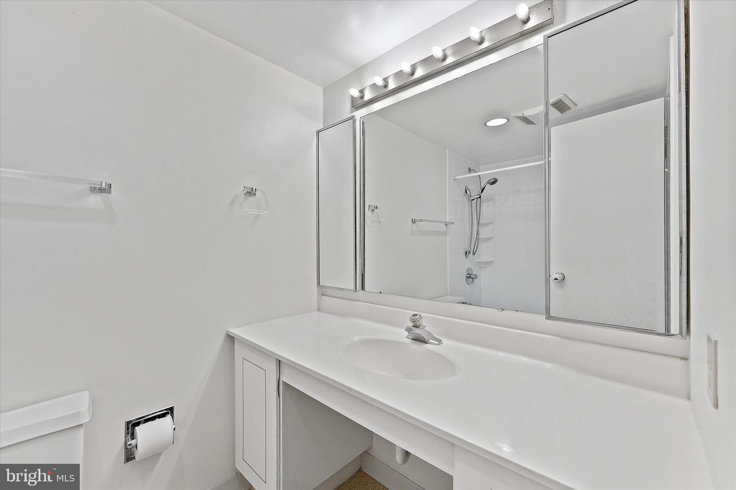 8360 GREENSBORO DR #321, MCLEAN, Virginia 22102, 2 Bedrooms Bedrooms, ,2 BathroomsBathrooms,Residential,For sale,8360 GREENSBORO DR #321,VAFX2248586 MLS # VAFX2248586