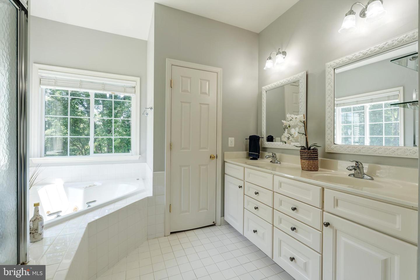 317 N OLD DOMINION LN, PURCELLVILLE, Virginia 20132, 6 Bedrooms Bedrooms, ,4 BathroomsBathrooms,Residential,For sale,317 N OLD DOMINION LN,VALO2099900 MLS # VALO2099900