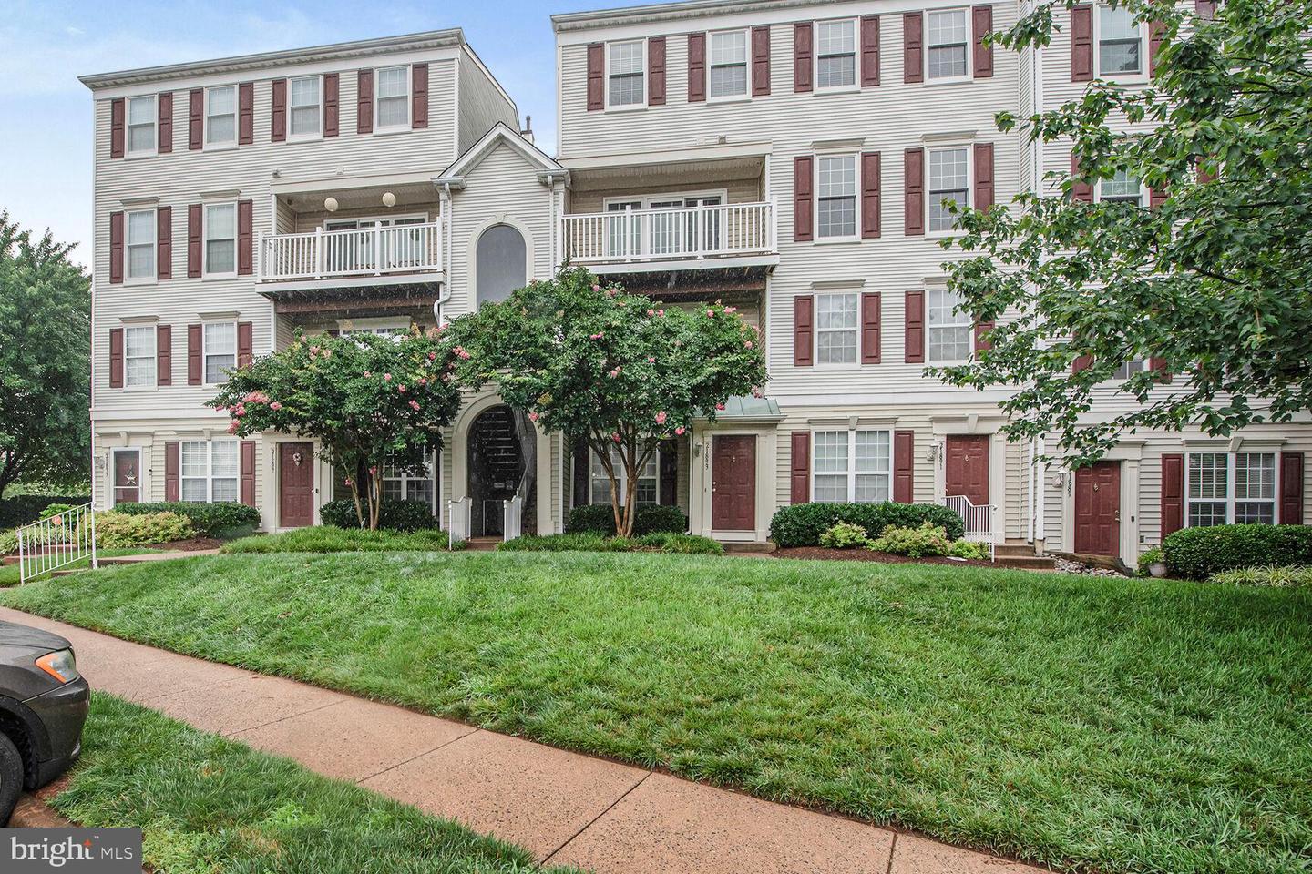 21895 ELKINS TER #301, STERLING, Virginia 20166, 2 Bedrooms Bedrooms, ,2 BathroomsBathrooms,Residential,For sale,21895 ELKINS TER #301,VALO2099912 MLS # VALO2099912