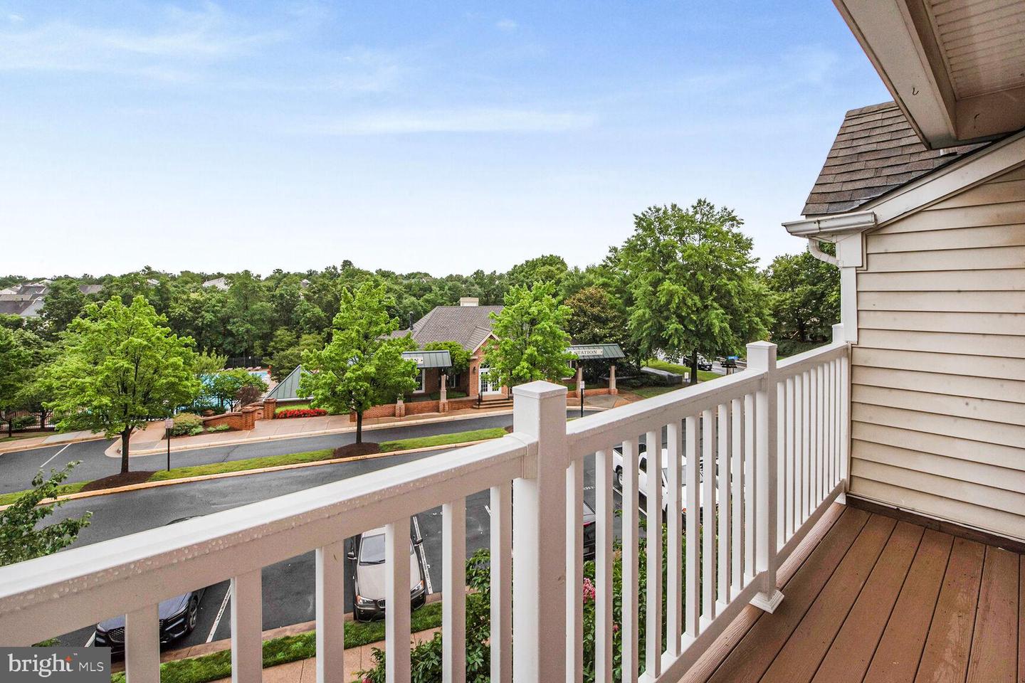 21895 ELKINS TER #301, STERLING, Virginia 20166, 2 Bedrooms Bedrooms, ,2 BathroomsBathrooms,Residential,For sale,21895 ELKINS TER #301,VALO2099912 MLS # VALO2099912
