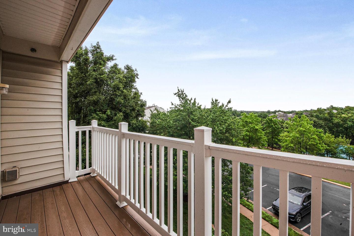21895 ELKINS TER #301, STERLING, Virginia 20166, 2 Bedrooms Bedrooms, ,2 BathroomsBathrooms,Residential,For sale,21895 ELKINS TER #301,VALO2099912 MLS # VALO2099912