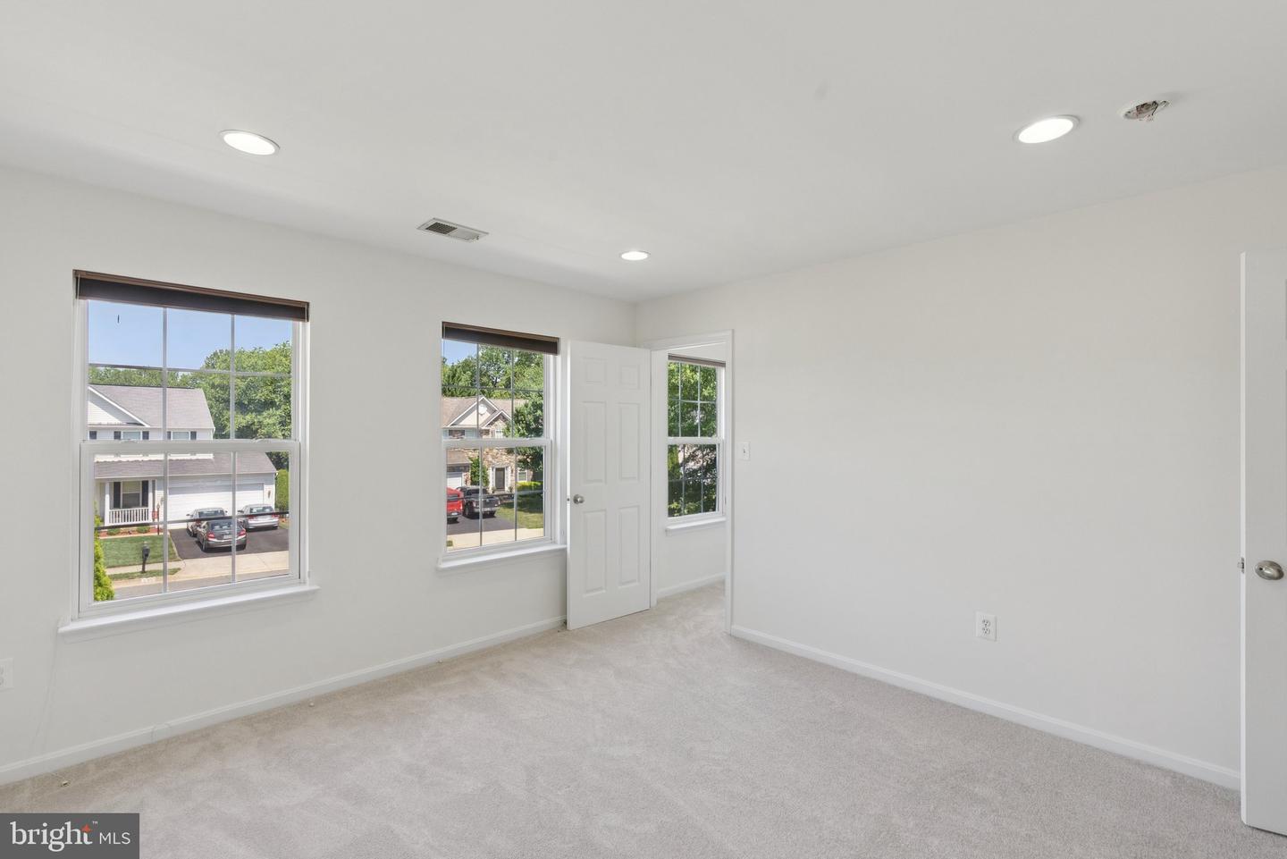 5402 LOGGERHEAD PL, WOODBRIDGE, Virginia 22193, 6 Bedrooms Bedrooms, ,5 BathroomsBathrooms,Residential,For sale,5402 LOGGERHEAD PL,VAPW2097412 MLS # VAPW2097412