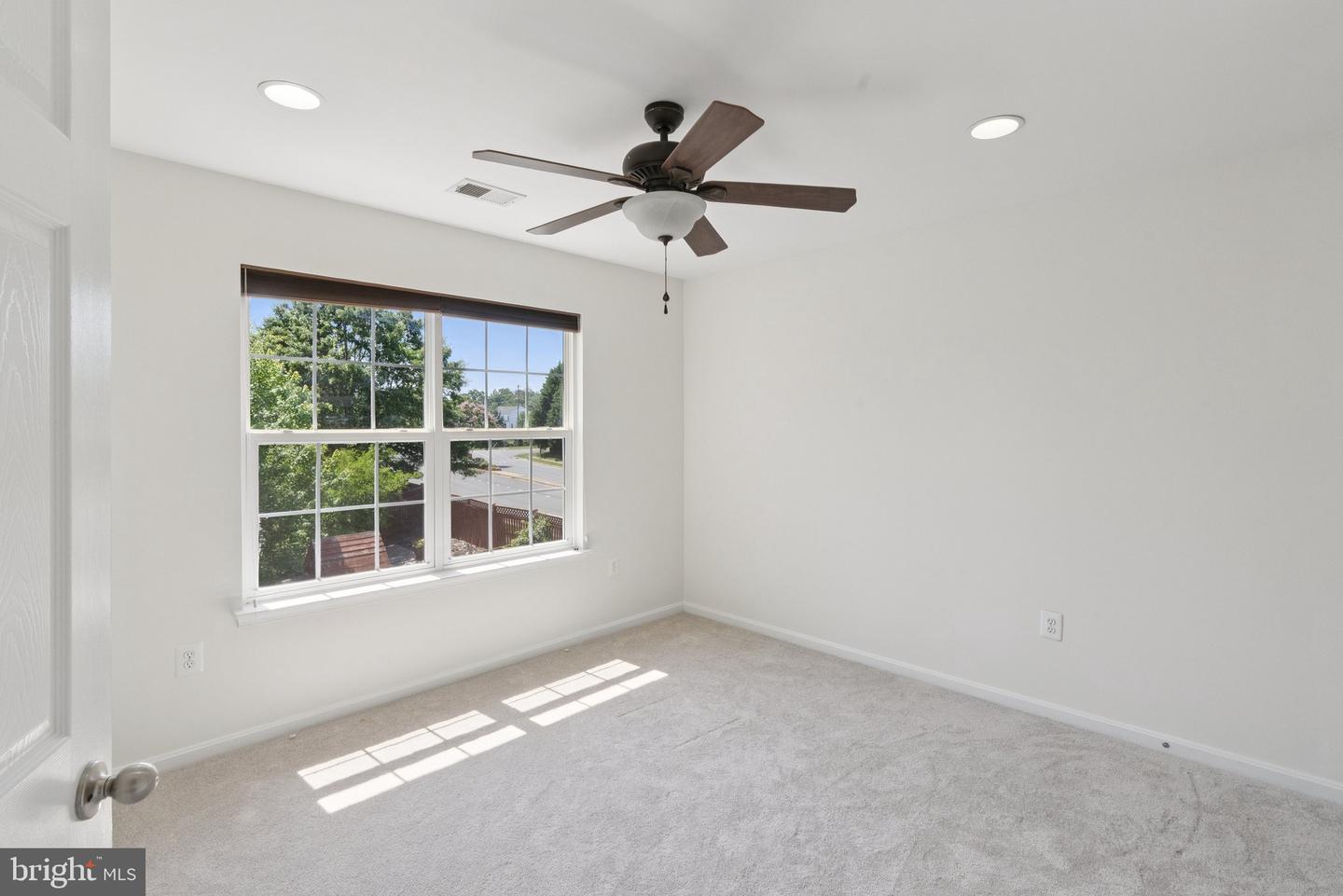 5402 LOGGERHEAD PL, WOODBRIDGE, Virginia 22193, 6 Bedrooms Bedrooms, ,5 BathroomsBathrooms,Residential,For sale,5402 LOGGERHEAD PL,VAPW2097412 MLS # VAPW2097412