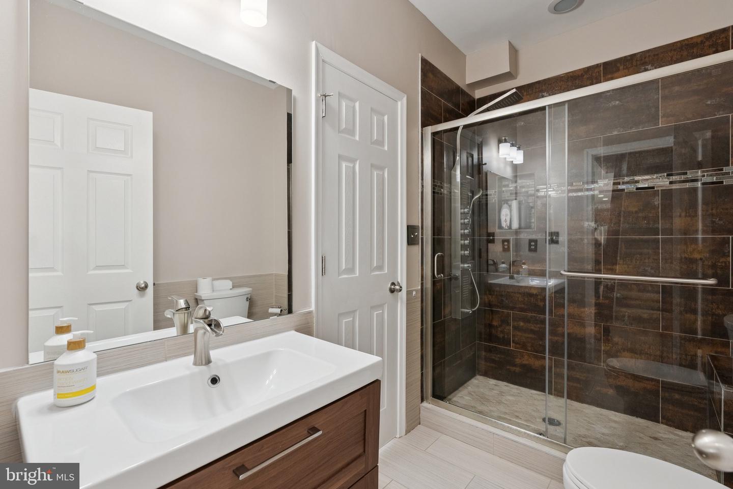 5402 LOGGERHEAD PL, WOODBRIDGE, Virginia 22193, 6 Bedrooms Bedrooms, ,5 BathroomsBathrooms,Residential,For sale,5402 LOGGERHEAD PL,VAPW2097412 MLS # VAPW2097412