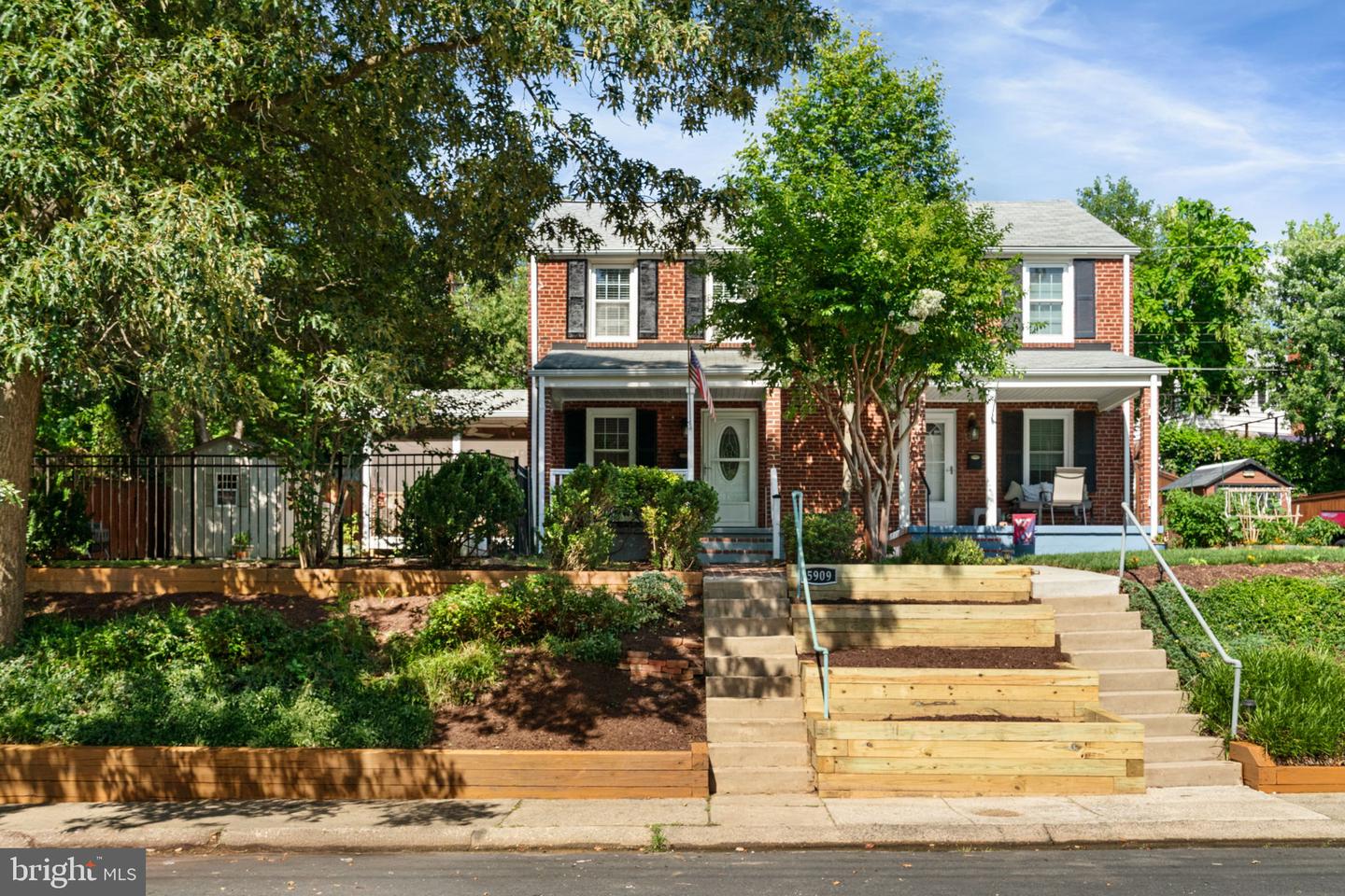 5909 EDGEHILL DR, ALEXANDRIA, Virginia 22303, 3 Bedrooms Bedrooms, ,2 BathroomsBathrooms,Residential,For sale,5909 EDGEHILL DR,VAFX2248856 MLS # VAFX2248856