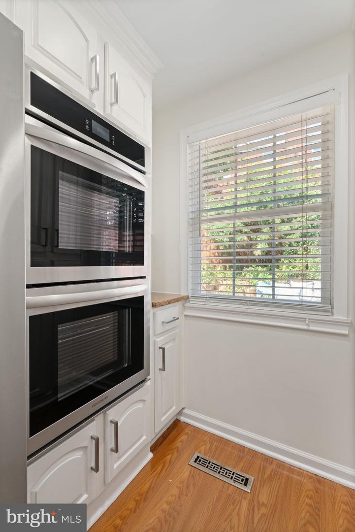 5909 EDGEHILL DR, ALEXANDRIA, Virginia 22303, 3 Bedrooms Bedrooms, ,2 BathroomsBathrooms,Residential,For sale,5909 EDGEHILL DR,VAFX2248856 MLS # VAFX2248856