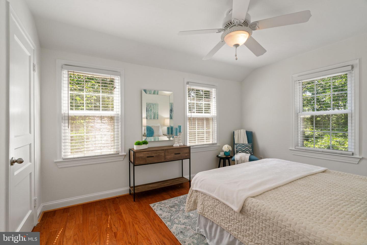 5909 EDGEHILL DR, ALEXANDRIA, Virginia 22303, 3 Bedrooms Bedrooms, ,2 BathroomsBathrooms,Residential,For sale,5909 EDGEHILL DR,VAFX2248856 MLS # VAFX2248856
