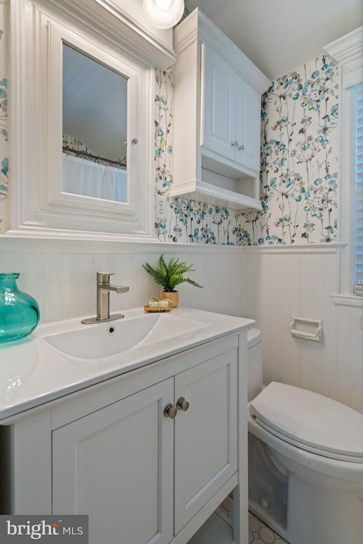 5909 EDGEHILL DR, ALEXANDRIA, Virginia 22303, 3 Bedrooms Bedrooms, ,2 BathroomsBathrooms,Residential,For sale,5909 EDGEHILL DR,VAFX2248856 MLS # VAFX2248856