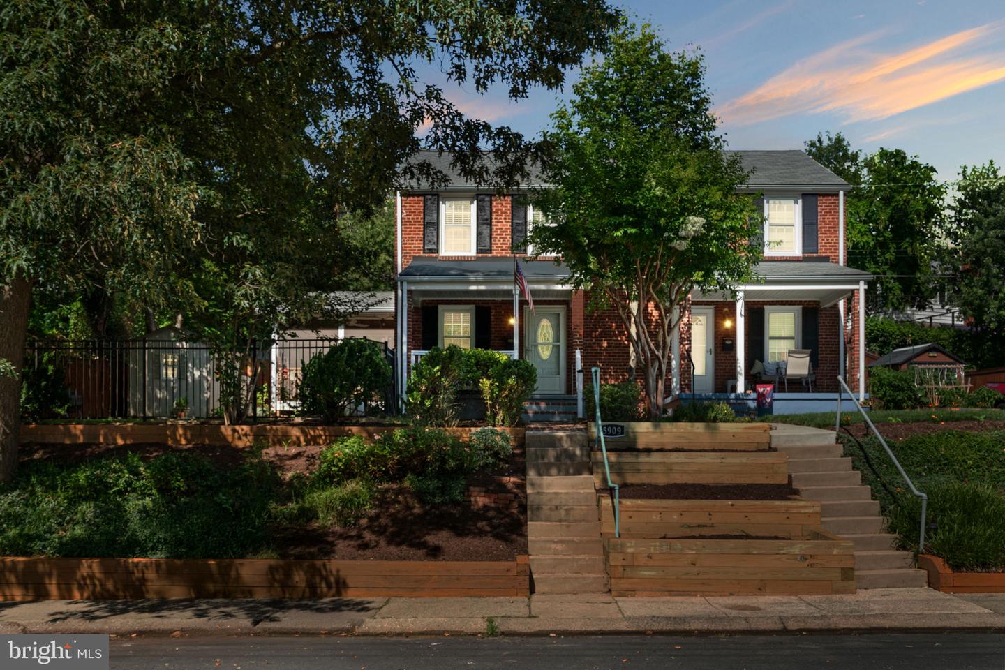 5909 EDGEHILL DR, ALEXANDRIA, Virginia 22303, 3 Bedrooms Bedrooms, ,2 BathroomsBathrooms,Residential,For sale,5909 EDGEHILL DR,VAFX2248856 MLS # VAFX2248856