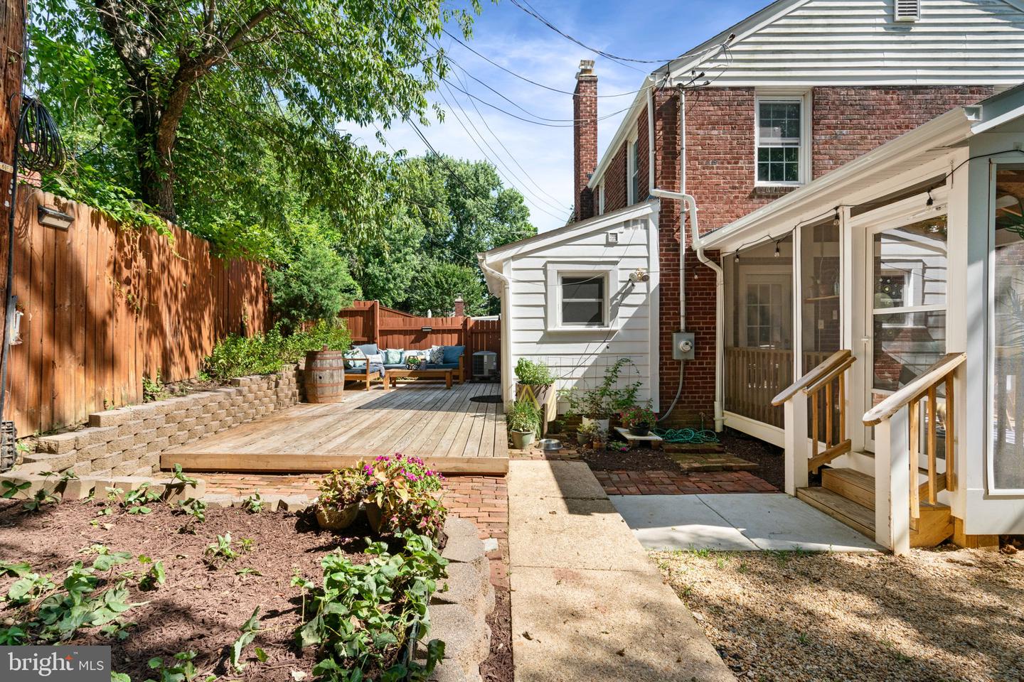 5909 EDGEHILL DR, ALEXANDRIA, Virginia 22303, 3 Bedrooms Bedrooms, ,2 BathroomsBathrooms,Residential,For sale,5909 EDGEHILL DR,VAFX2248856 MLS # VAFX2248856