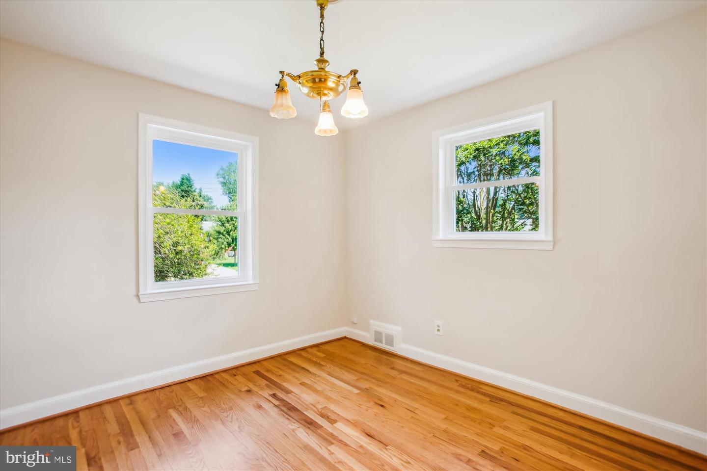 5909 FREDERICK ST, SPRINGFIELD, Virginia 22150, 4 Bedrooms Bedrooms, ,2 BathroomsBathrooms,Residential,For sale,5909 FREDERICK ST,VAFX2248870 MLS # VAFX2248870