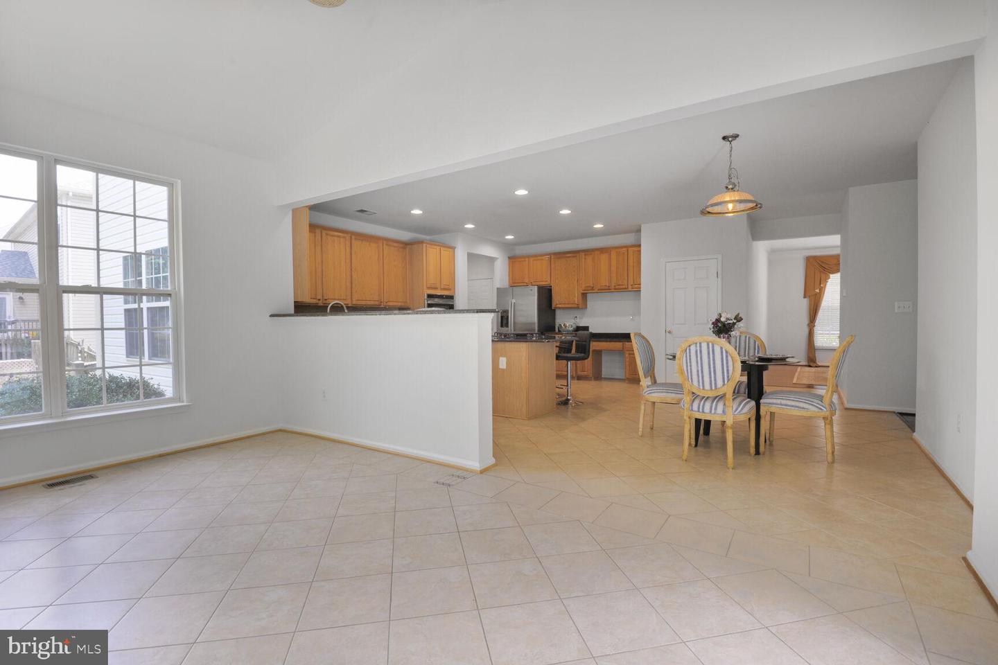 25817 SPRING FARM CIR, CHANTILLY, Virginia 20152, 4 Bedrooms Bedrooms, ,3 BathroomsBathrooms,Residential,For sale,25817 SPRING FARM CIR,VALO2099956 MLS # VALO2099956