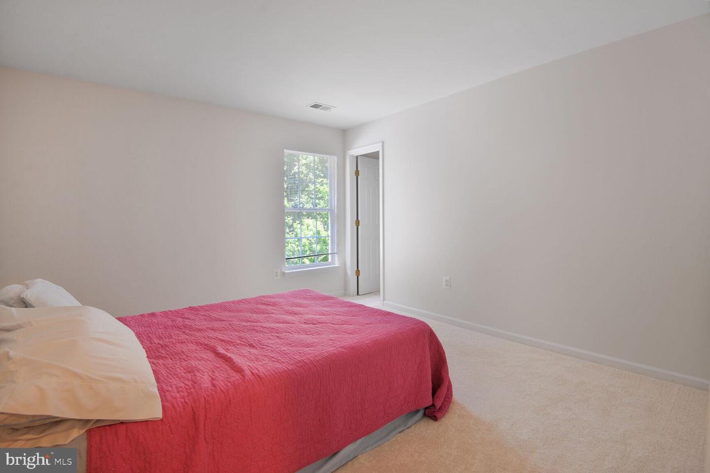 25817 SPRING FARM CIR, CHANTILLY, Virginia 20152, 4 Bedrooms Bedrooms, ,3 BathroomsBathrooms,Residential,For sale,25817 SPRING FARM CIR,VALO2099956 MLS # VALO2099956
