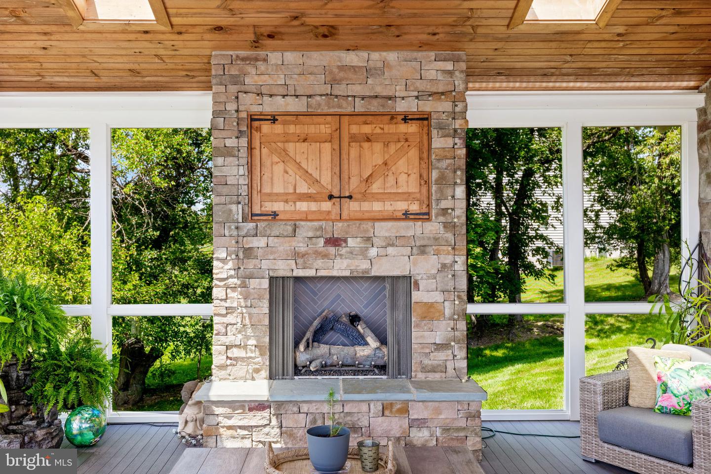 15019 LYNNFORD CT, WATERFORD, Virginia 20197, 4 Bedrooms Bedrooms, ,4 BathroomsBathrooms,Residential,For sale,15019 LYNNFORD CT,VALO2100000 MLS # VALO2100000