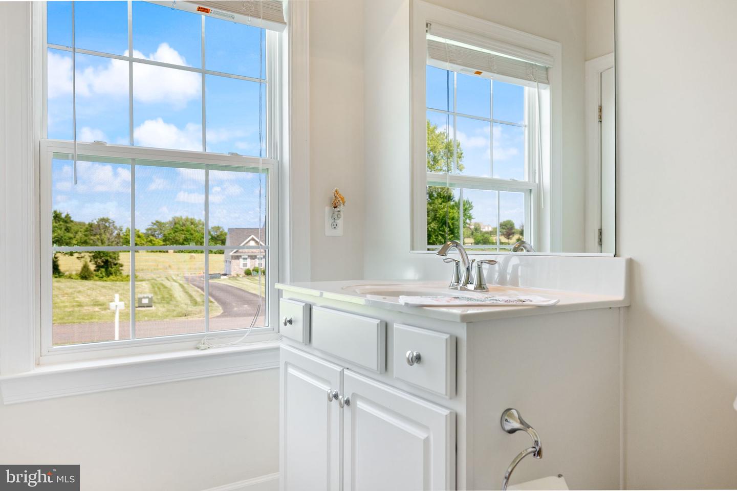 15019 LYNNFORD CT, WATERFORD, Virginia 20197, 4 Bedrooms Bedrooms, ,4 BathroomsBathrooms,Residential,For sale,15019 LYNNFORD CT,VALO2100000 MLS # VALO2100000