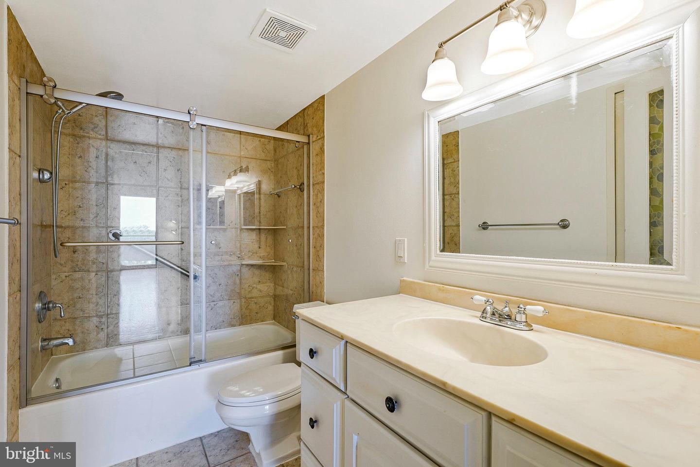 1800 OLD MEADOW RD #903, MCLEAN, Virginia 22102, 2 Bedrooms Bedrooms, ,2 BathroomsBathrooms,Residential,For sale,1800 OLD MEADOW RD #903,VAFX2249014 MLS # VAFX2249014