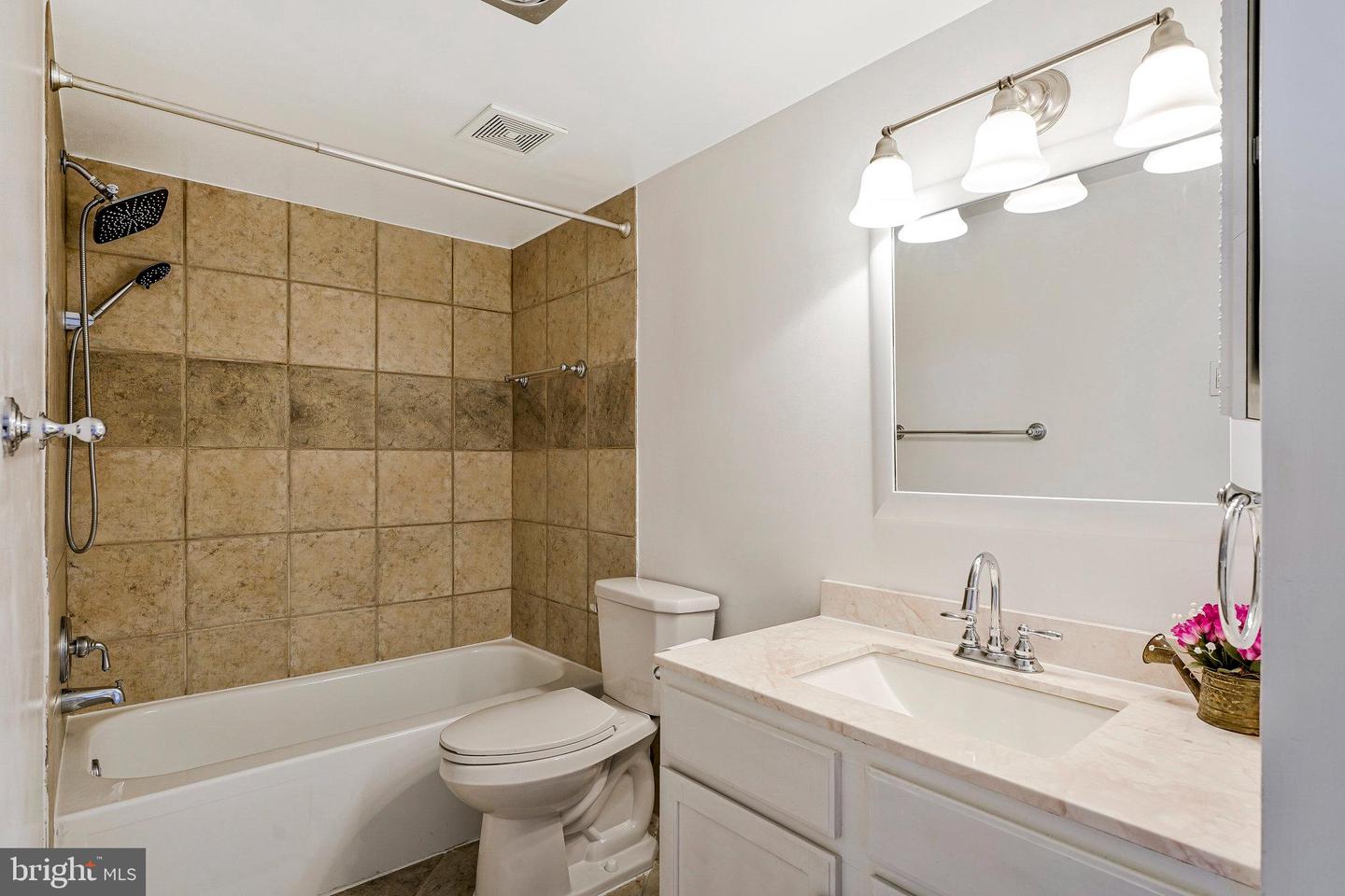 1800 OLD MEADOW RD #903, MCLEAN, Virginia 22102, 2 Bedrooms Bedrooms, ,2 BathroomsBathrooms,Residential,For sale,1800 OLD MEADOW RD #903,VAFX2249014 MLS # VAFX2249014