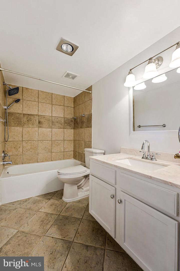 1800 OLD MEADOW RD #903, MCLEAN, Virginia 22102, 2 Bedrooms Bedrooms, ,2 BathroomsBathrooms,Residential,For sale,1800 OLD MEADOW RD #903,VAFX2249014 MLS # VAFX2249014