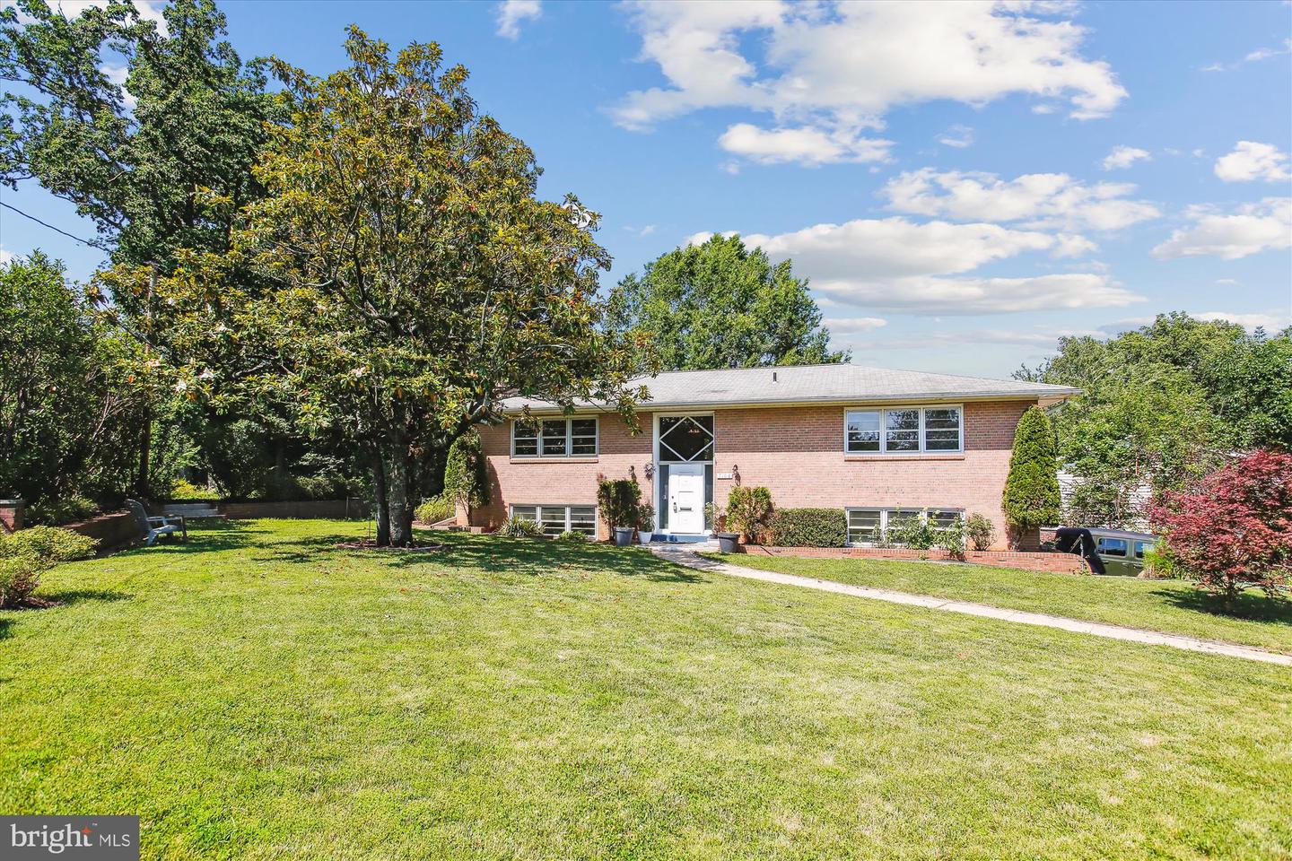 7108 WALDORF LN, FALLS CHURCH, Virginia 22046, 4 Bedrooms Bedrooms, ,3 BathroomsBathrooms,Residential,For sale,7108 WALDORF LN,VAFX2249040 MLS # VAFX2249040