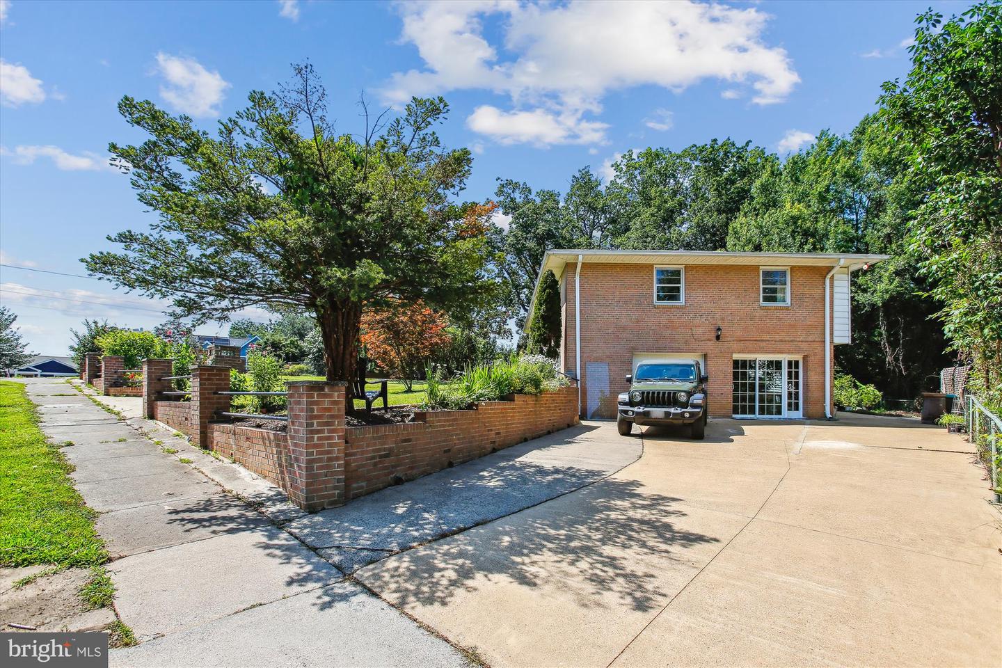 7108 WALDORF LN, FALLS CHURCH, Virginia 22046, 4 Bedrooms Bedrooms, ,3 BathroomsBathrooms,Residential,For sale,7108 WALDORF LN,VAFX2249040 MLS # VAFX2249040