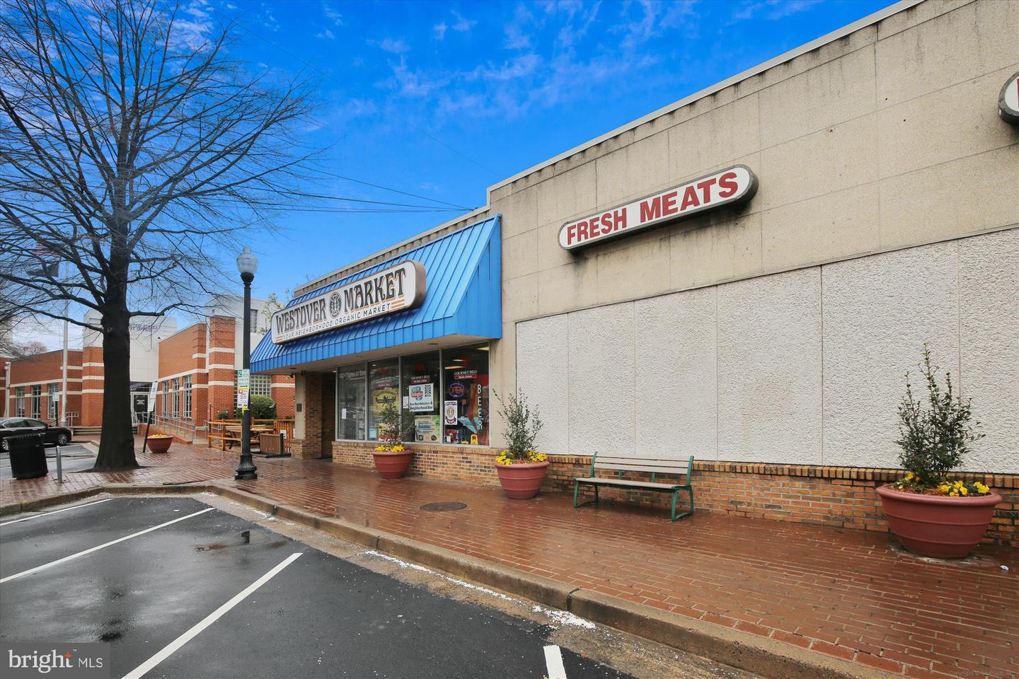 7108 WALDORF LN, FALLS CHURCH, Virginia 22046, 4 Bedrooms Bedrooms, ,3 BathroomsBathrooms,Residential,For sale,7108 WALDORF LN,VAFX2249040 MLS # VAFX2249040