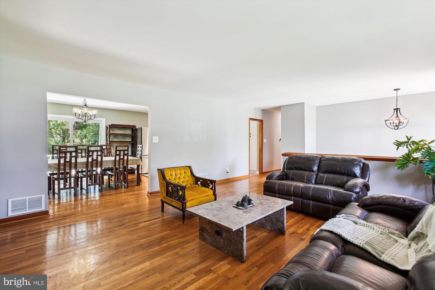 7108 WALDORF LN, FALLS CHURCH, Virginia 22046, 4 Bedrooms Bedrooms, ,3 BathroomsBathrooms,Residential,For sale,7108 WALDORF LN,VAFX2249040 MLS # VAFX2249040