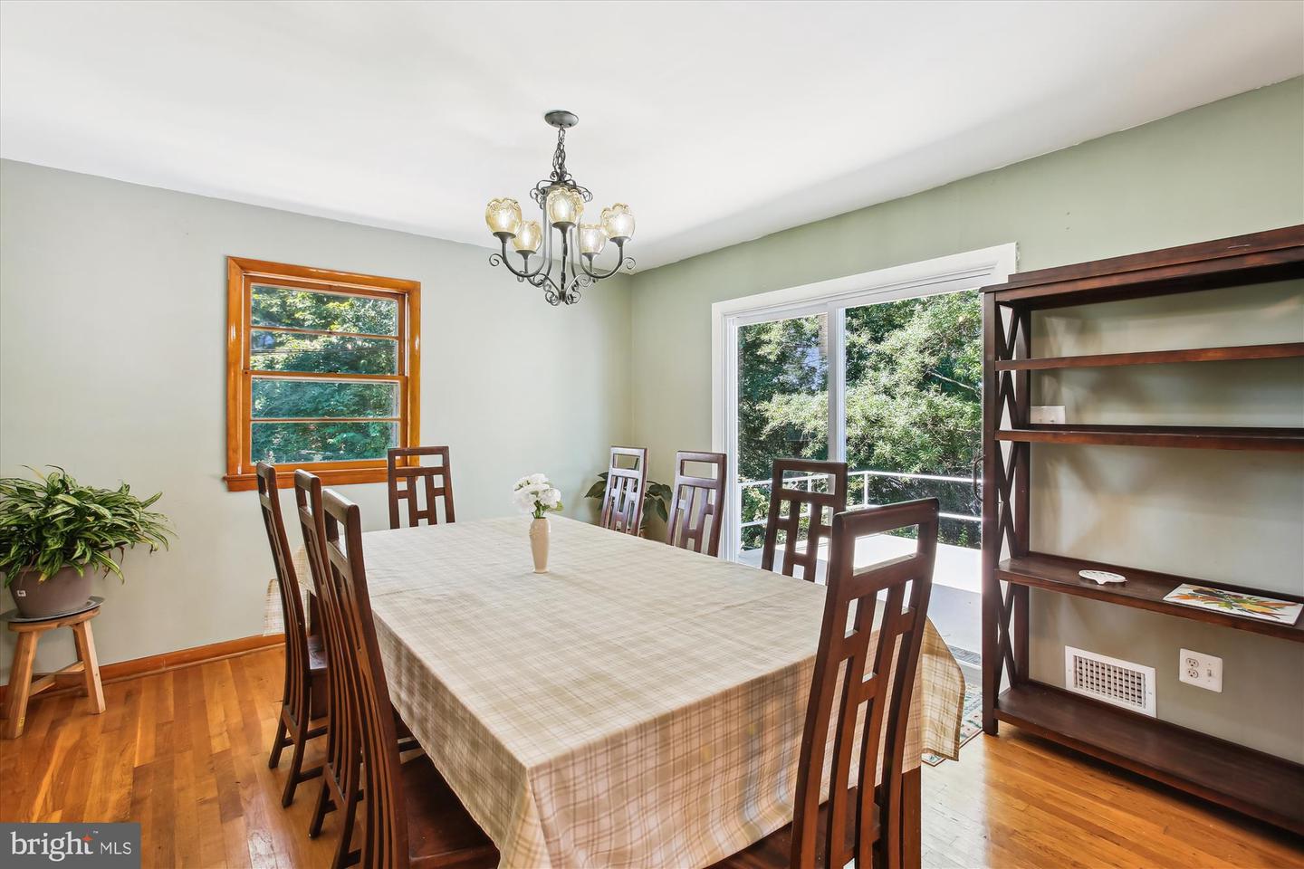 7108 WALDORF LN, FALLS CHURCH, Virginia 22046, 4 Bedrooms Bedrooms, ,3 BathroomsBathrooms,Residential,For sale,7108 WALDORF LN,VAFX2249040 MLS # VAFX2249040