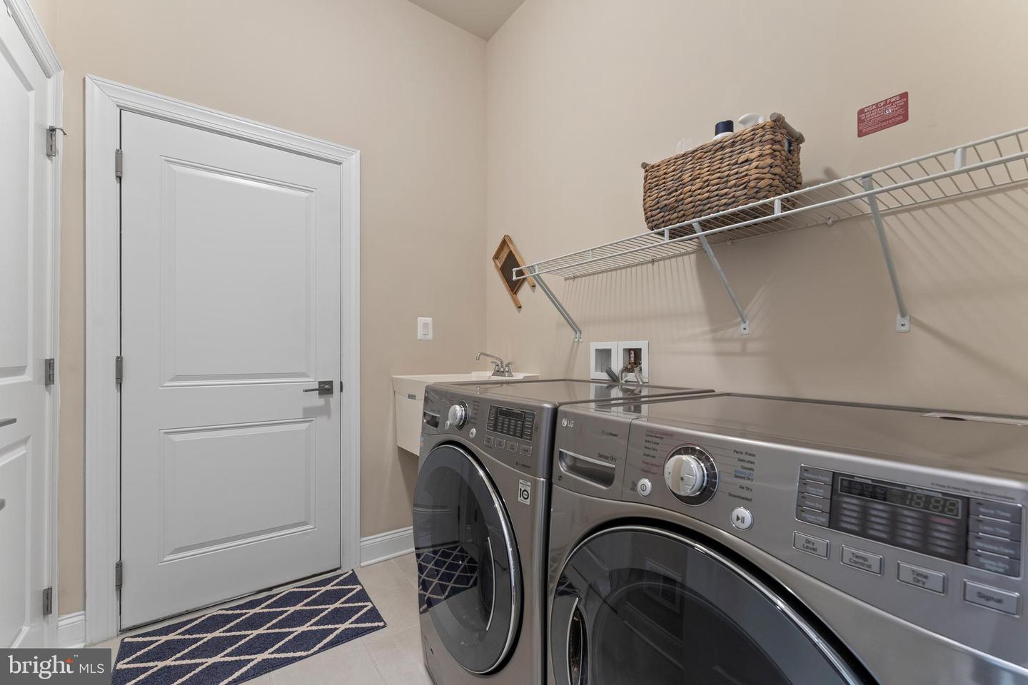6238 CHANCELLORSVILLE DR, GAINESVILLE, Virginia 20155, 3 Bedrooms Bedrooms, ,3 BathroomsBathrooms,Residential,For sale,6238 CHANCELLORSVILLE DR,VAPW2097498 MLS # VAPW2097498