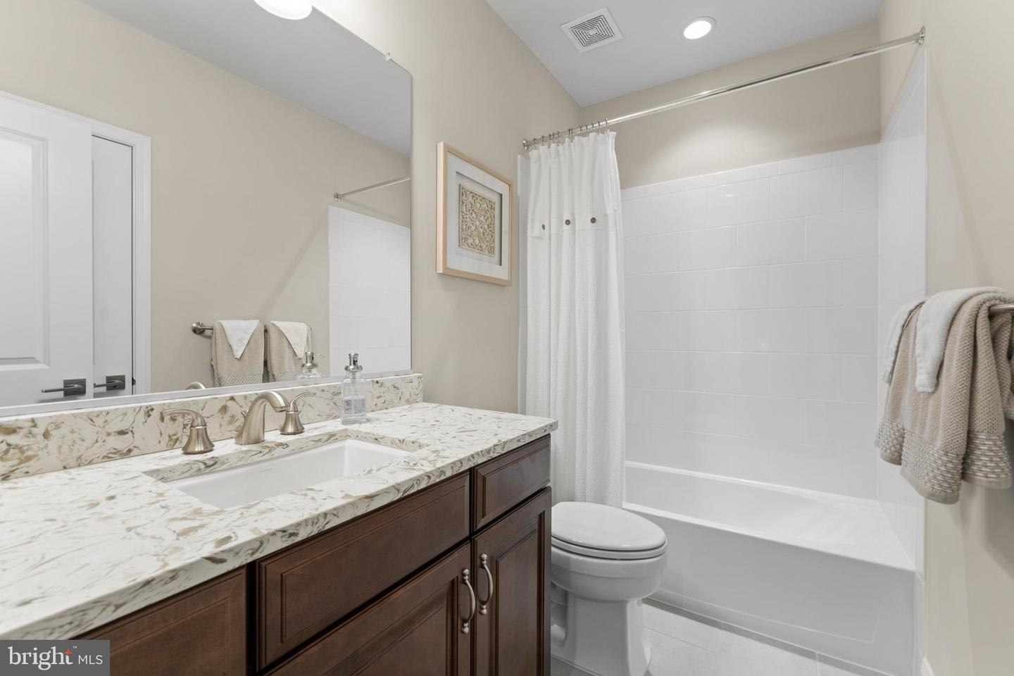 6238 CHANCELLORSVILLE DR, GAINESVILLE, Virginia 20155, 3 Bedrooms Bedrooms, ,3 BathroomsBathrooms,Residential,For sale,6238 CHANCELLORSVILLE DR,VAPW2097498 MLS # VAPW2097498