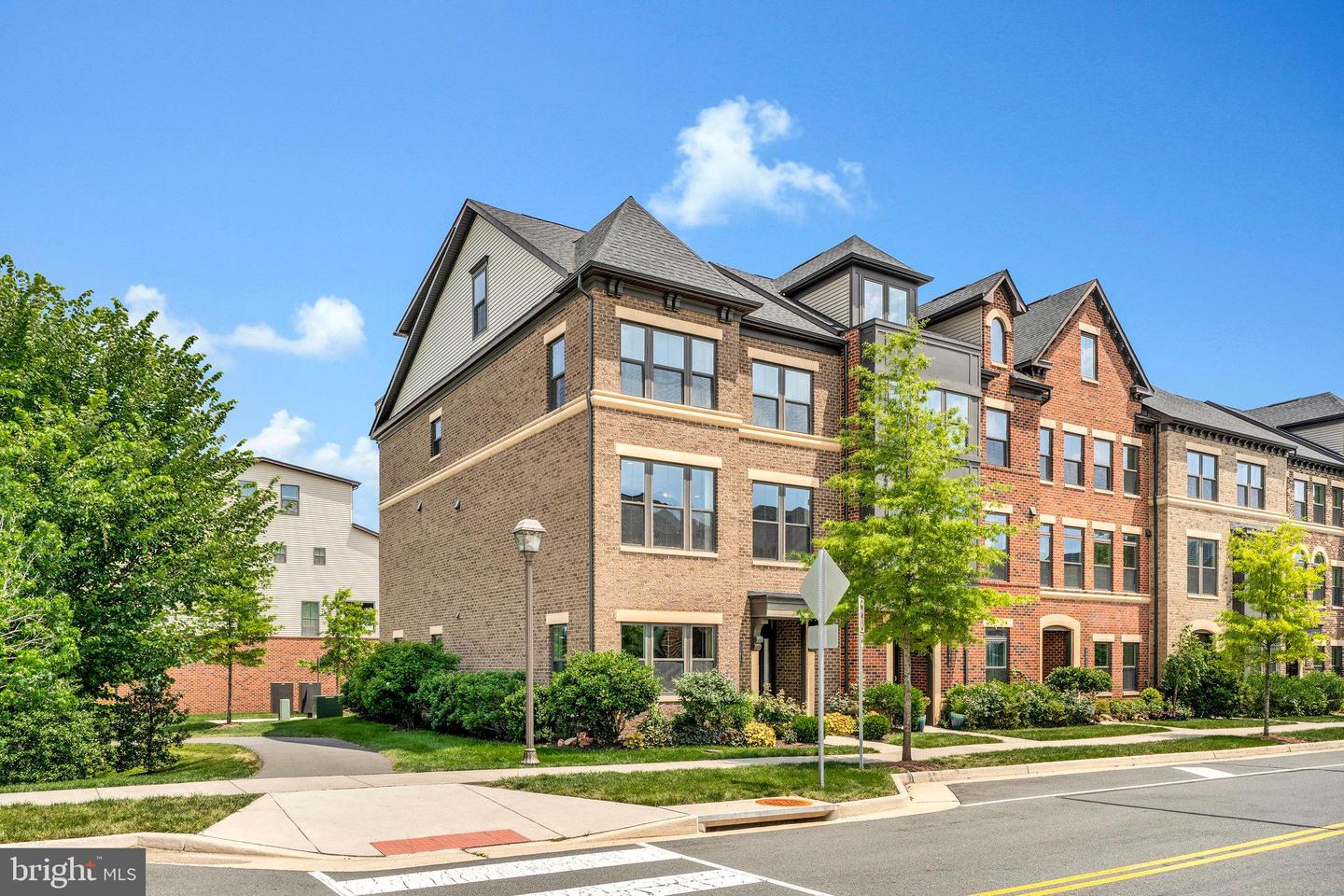 22416 PHILANTHROPIC DR, ASHBURN, Virginia 20148, 5 Bedrooms Bedrooms, 12 Rooms Rooms,4 BathroomsBathrooms,Residential,For sale,22416 PHILANTHROPIC DR,VALO2100114 MLS # VALO2100114