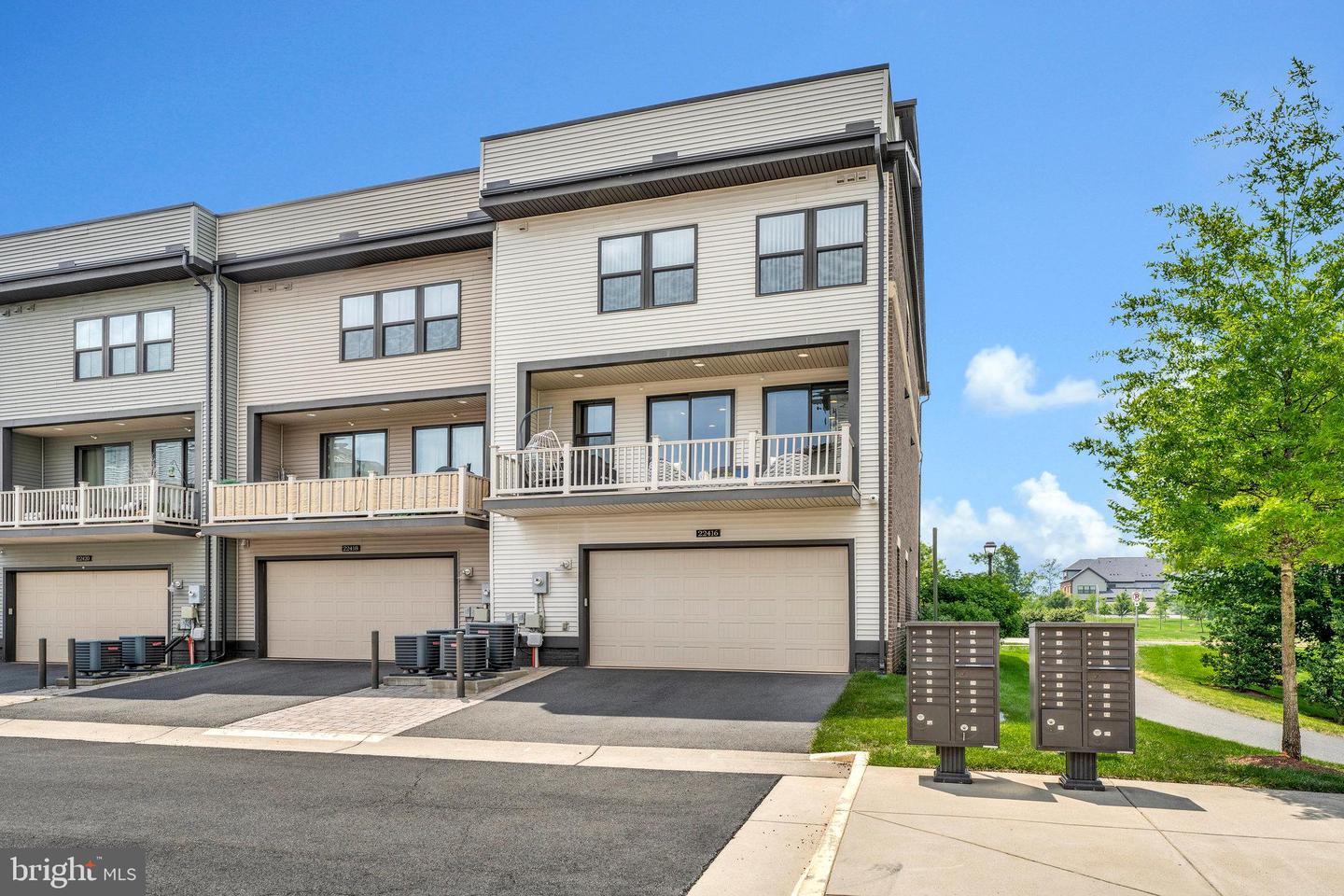 22416 PHILANTHROPIC DR, ASHBURN, Virginia 20148, 5 Bedrooms Bedrooms, 12 Rooms Rooms,4 BathroomsBathrooms,Residential,For sale,22416 PHILANTHROPIC DR,VALO2100114 MLS # VALO2100114