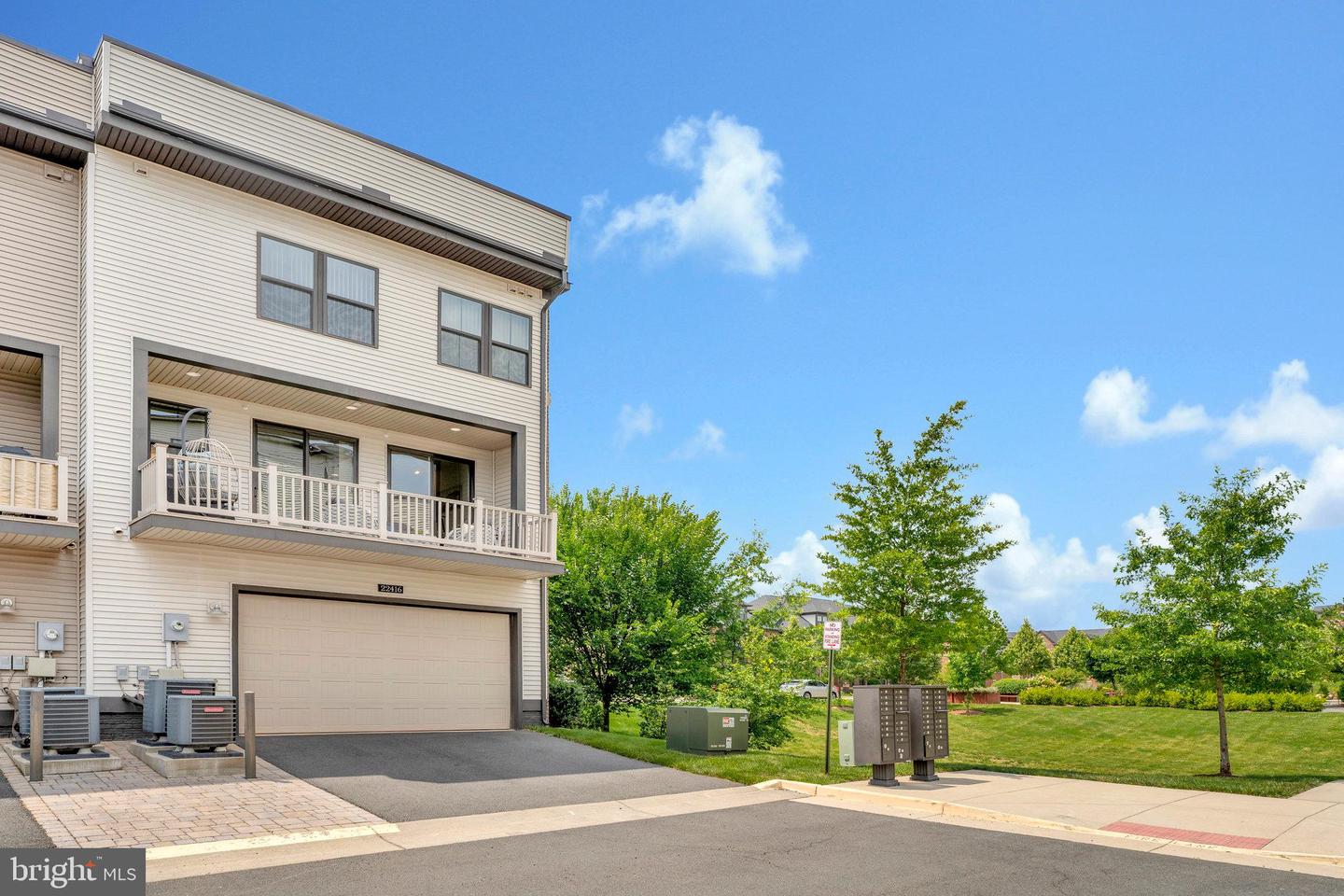 22416 PHILANTHROPIC DR, ASHBURN, Virginia 20148, 5 Bedrooms Bedrooms, 12 Rooms Rooms,4 BathroomsBathrooms,Residential,For sale,22416 PHILANTHROPIC DR,VALO2100114 MLS # VALO2100114