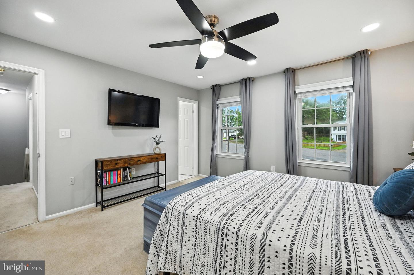 8953 JASMINE CT, MANASSAS, Virginia 20110, 3 Bedrooms Bedrooms, ,2 BathroomsBathrooms,Residential,For sale,8953 JASMINE CT,VAMN2008542 MLS # VAMN2008542