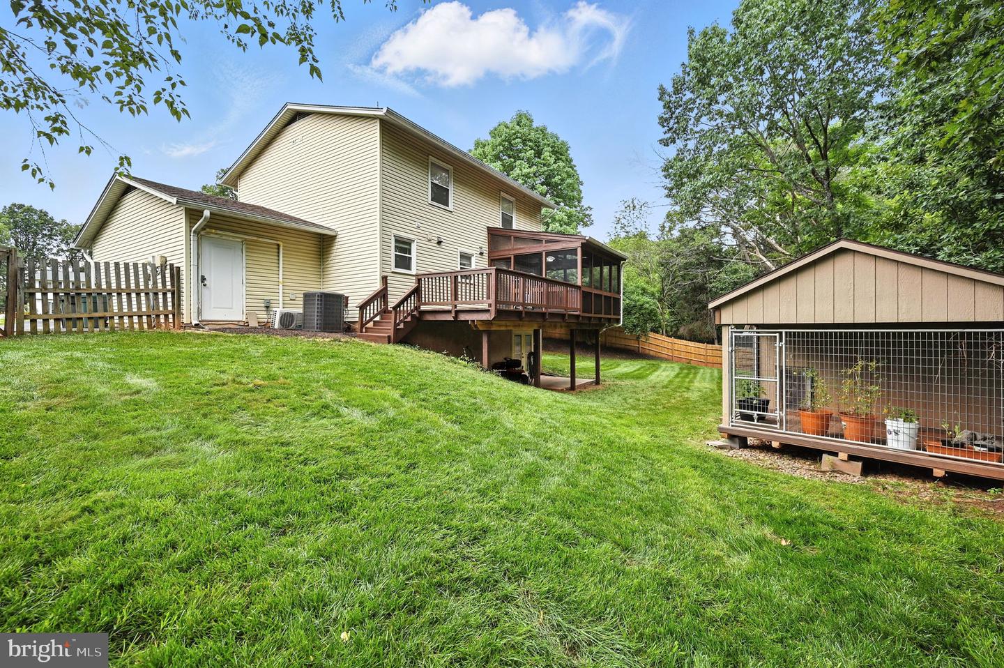 8953 JASMINE CT, MANASSAS, Virginia 20110, 3 Bedrooms Bedrooms, ,2 BathroomsBathrooms,Residential,For sale,8953 JASMINE CT,VAMN2008542 MLS # VAMN2008542