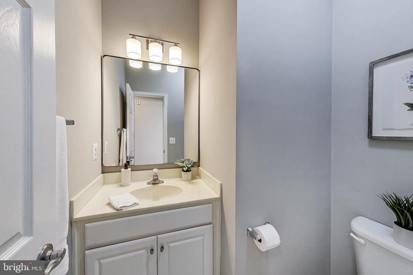 1869 CEDAR COVE WAY #101, WOODBRIDGE, Virginia 22191, 3 Bedrooms Bedrooms, ,2 BathroomsBathrooms,Residential,For sale,1869 CEDAR COVE WAY #101,VAPW2097388 MLS # VAPW2097388