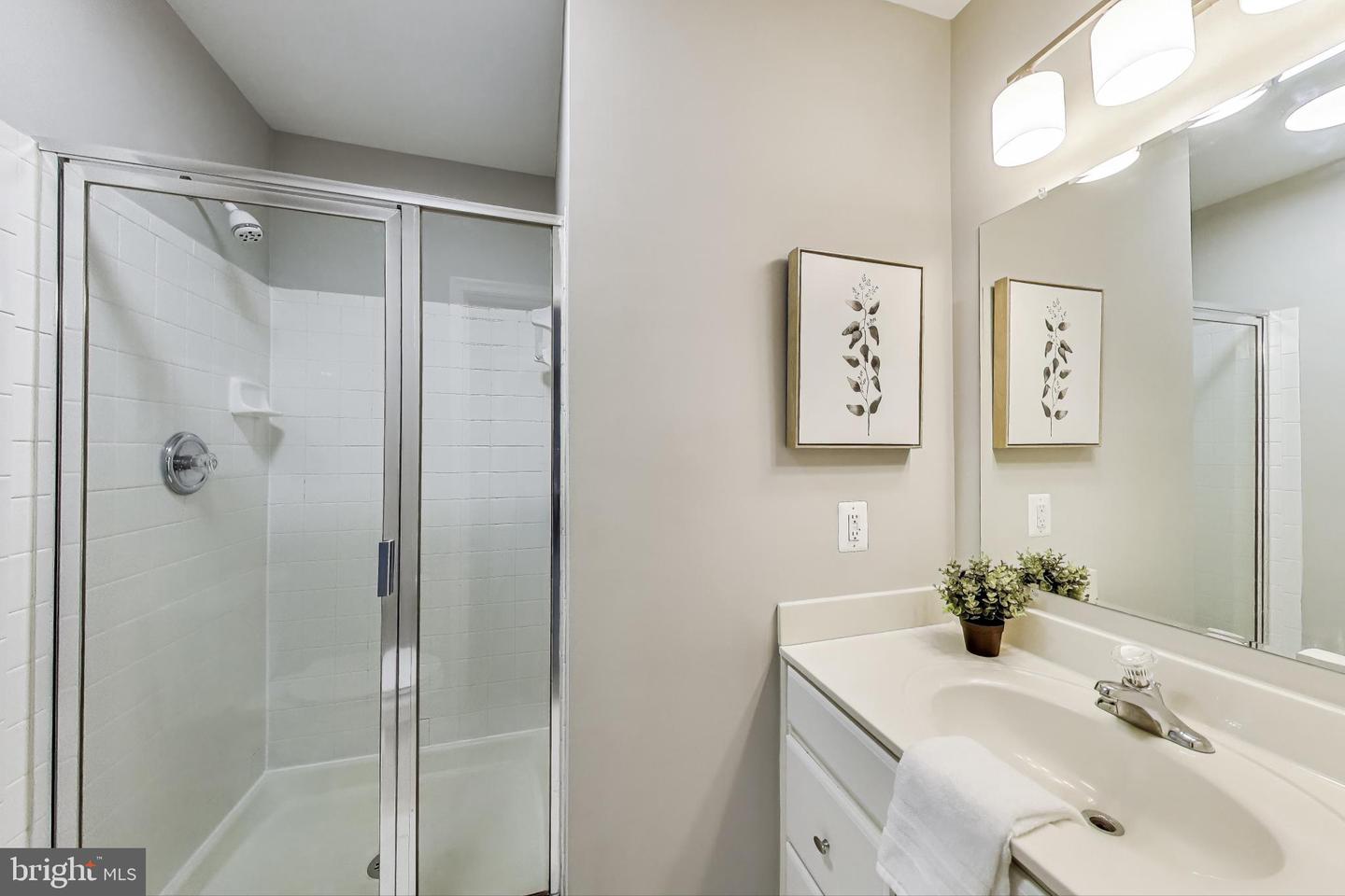 1869 CEDAR COVE WAY #101, WOODBRIDGE, Virginia 22191, 3 Bedrooms Bedrooms, ,2 BathroomsBathrooms,Residential,For sale,1869 CEDAR COVE WAY #101,VAPW2097388 MLS # VAPW2097388