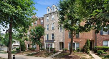 2208 MARGRAF CIR, WOODBRIDGE, Virginia 22191, 2 Bedrooms Bedrooms, ,2 BathroomsBathrooms,Residential,For sale,2208 MARGRAF CIR,VAPW2097470 MLS # VAPW2097470
