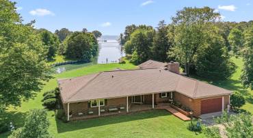 77 KENT COVE RD, KILMARNOCK, Virginia 22482, 3 Bedrooms Bedrooms, 7 Rooms Rooms,3 BathroomsBathrooms,Residential,For sale,77 KENT COVE RD,VANV2001666 MLS # VANV2001666