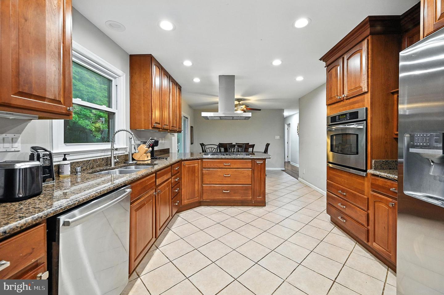 7205 SILVER BEECH LN, WARRENTON, Virginia 20187, 4 Bedrooms Bedrooms, ,3 BathroomsBathrooms,Residential,For sale,7205 SILVER BEECH LN,VAFQ2017130 MLS # VAFQ2017130