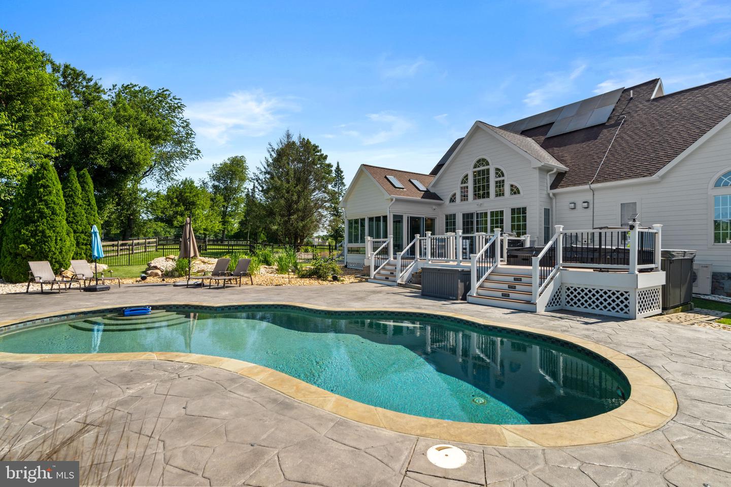 15901 HAMPTON RD, HAMILTON, Virginia 20158, 4 Bedrooms Bedrooms, ,4 BathroomsBathrooms,Residential,For sale,15901 HAMPTON RD,VALO2100136 MLS # VALO2100136