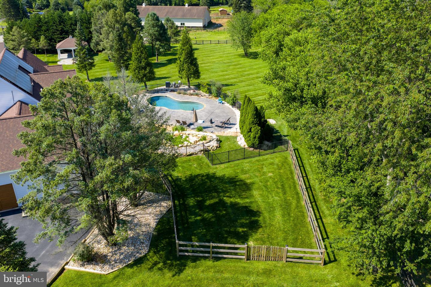 15901 HAMPTON RD, HAMILTON, Virginia 20158, 4 Bedrooms Bedrooms, ,4 BathroomsBathrooms,Residential,For sale,15901 HAMPTON RD,VALO2100136 MLS # VALO2100136
