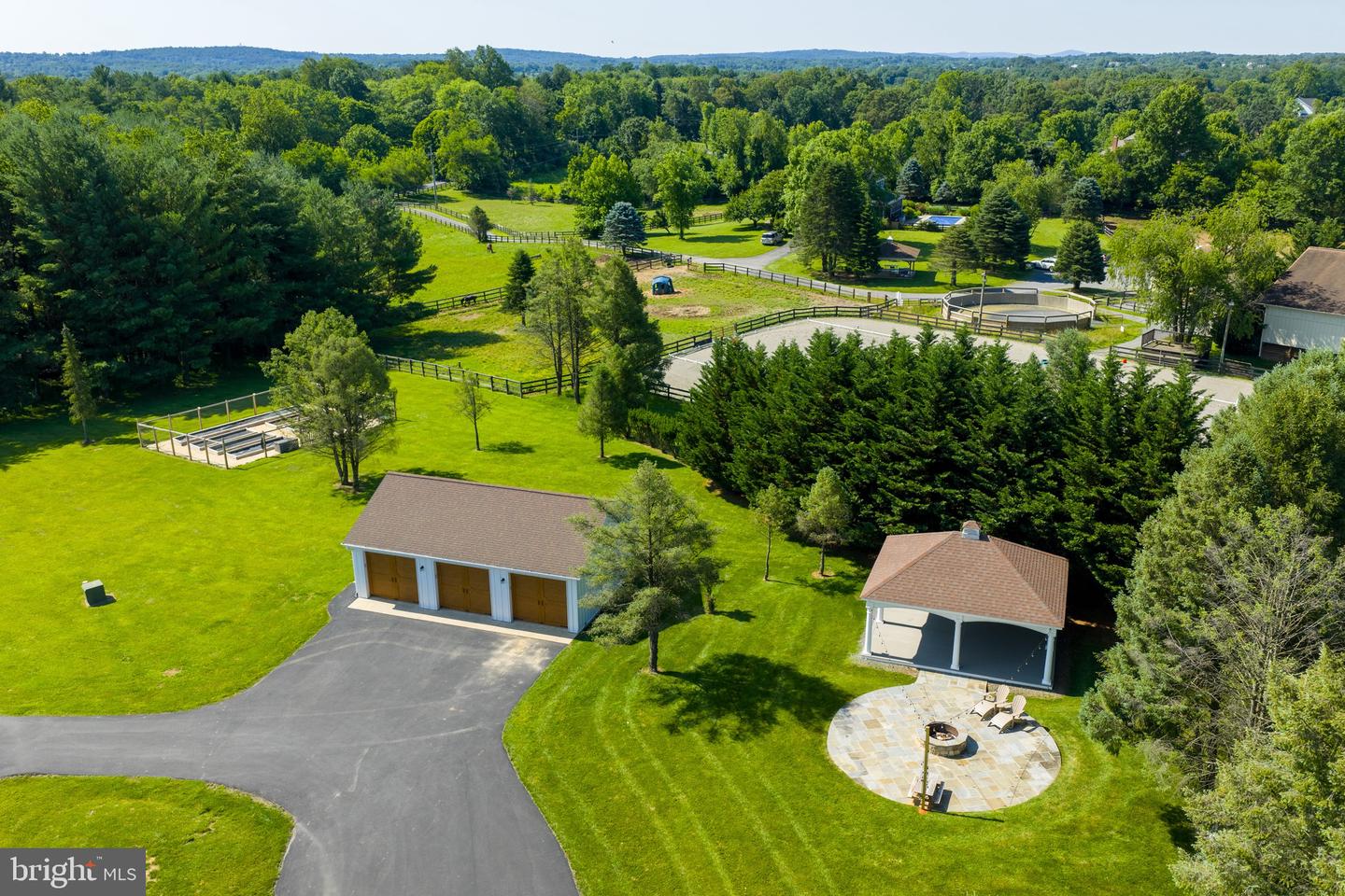15901 HAMPTON RD, HAMILTON, Virginia 20158, 4 Bedrooms Bedrooms, ,4 BathroomsBathrooms,Residential,For sale,15901 HAMPTON RD,VALO2100136 MLS # VALO2100136
