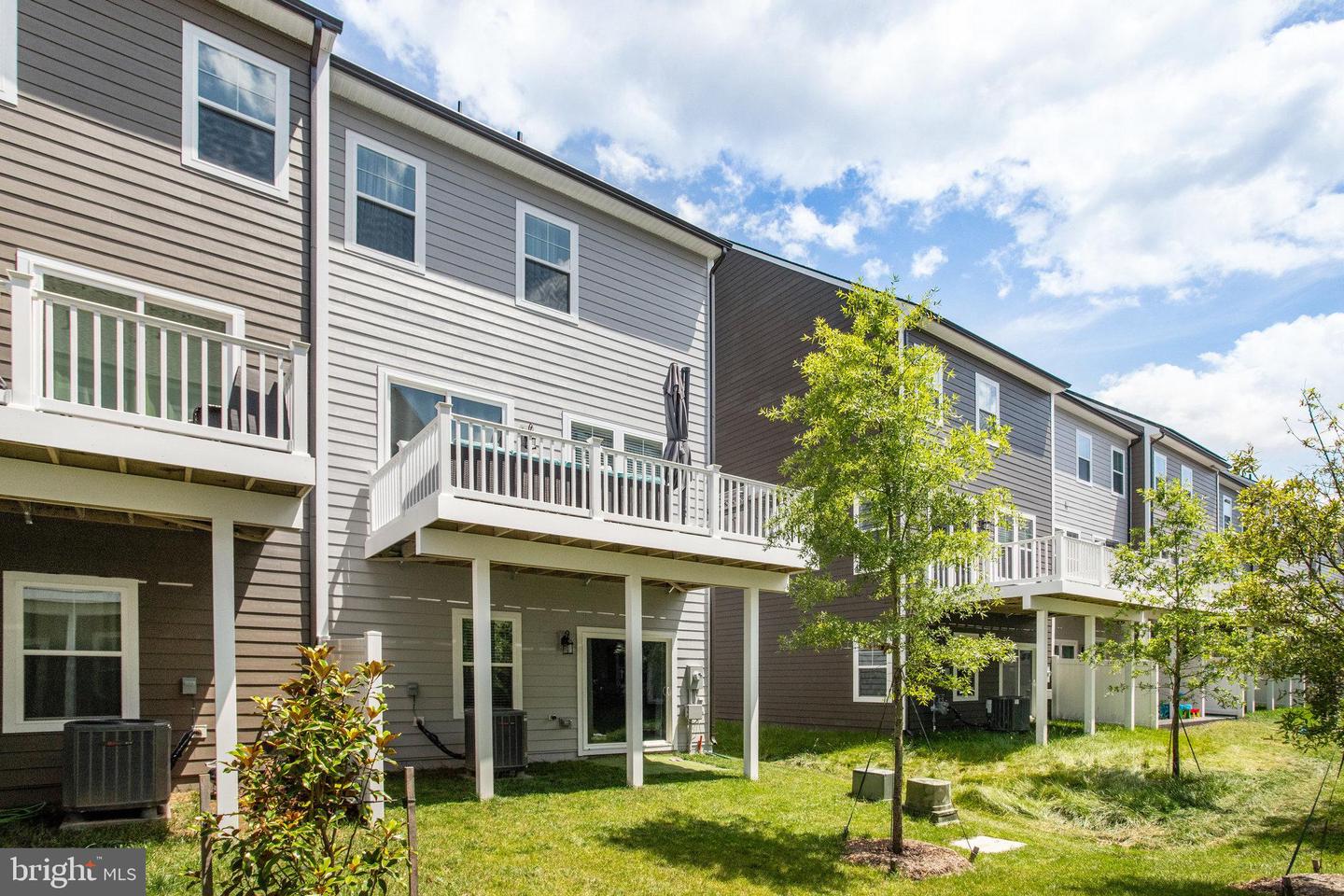 18351 MOSS GARDEN RD, DUMFRIES, Virginia 22026, 3 Bedrooms Bedrooms, ,3 BathroomsBathrooms,Residential,For sale,18351 MOSS GARDEN RD,VAPW2097620 MLS # VAPW2097620